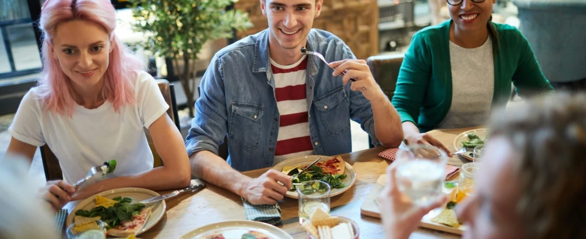 Navigating the Fragmented Plate: Insights from the 17th Food & Beverage Trend Report