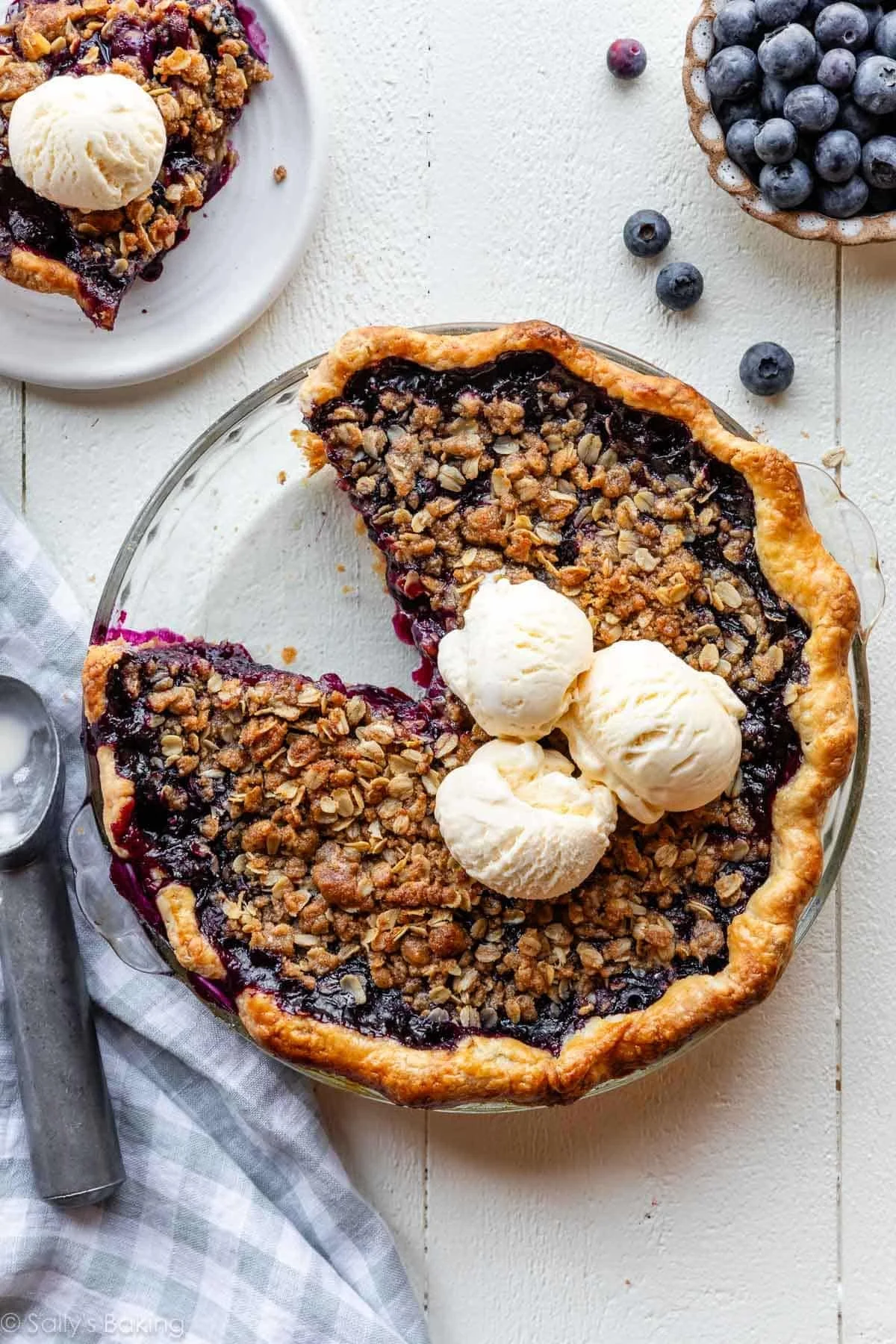 The Ultimate Summer Dessert: Why the Blueberry Crumble Pie is Redefining Home Baking