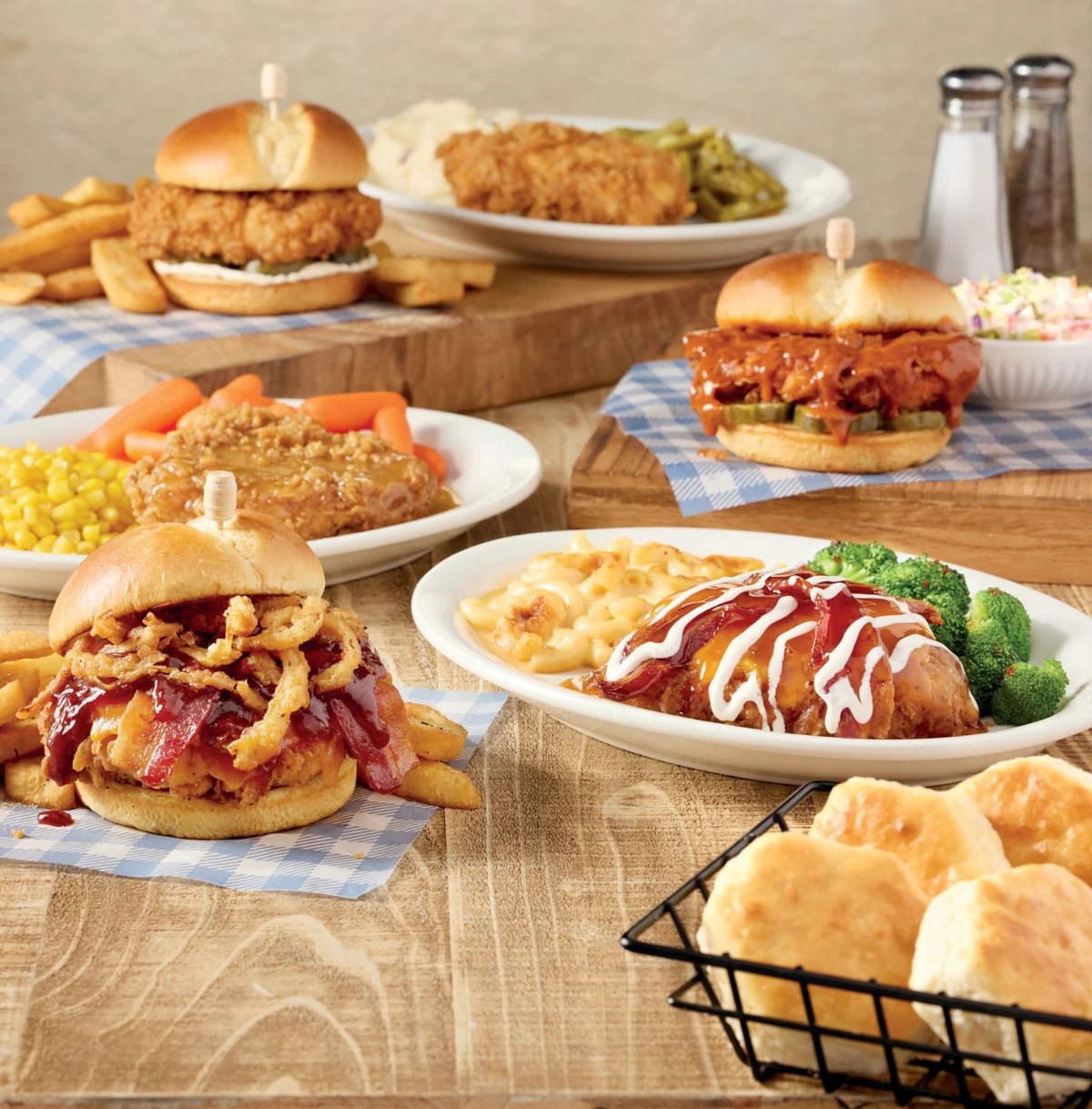 Cracker Barrel Unveils Seasonal Strategy: New Fall Menu and Family-Focused Promotions Aim to Ease the Back-to-School Rush