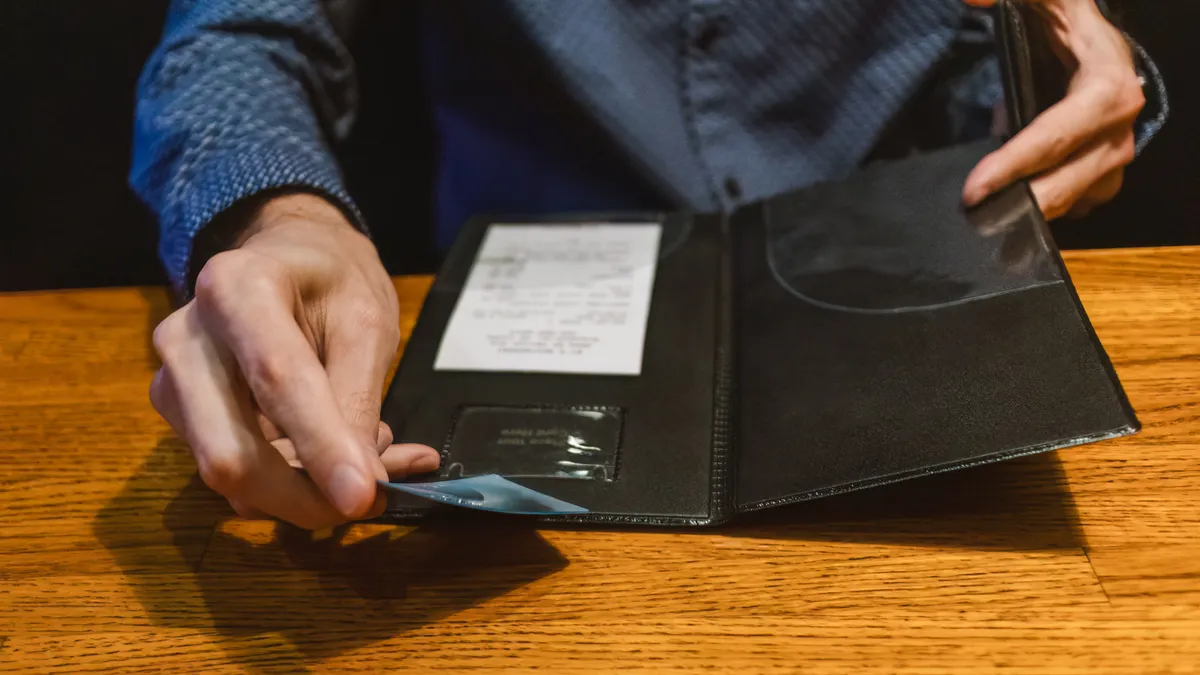 Restaurant Sector Defies Economic Headwinds as Consumers Pivot Away from Grocery Spending