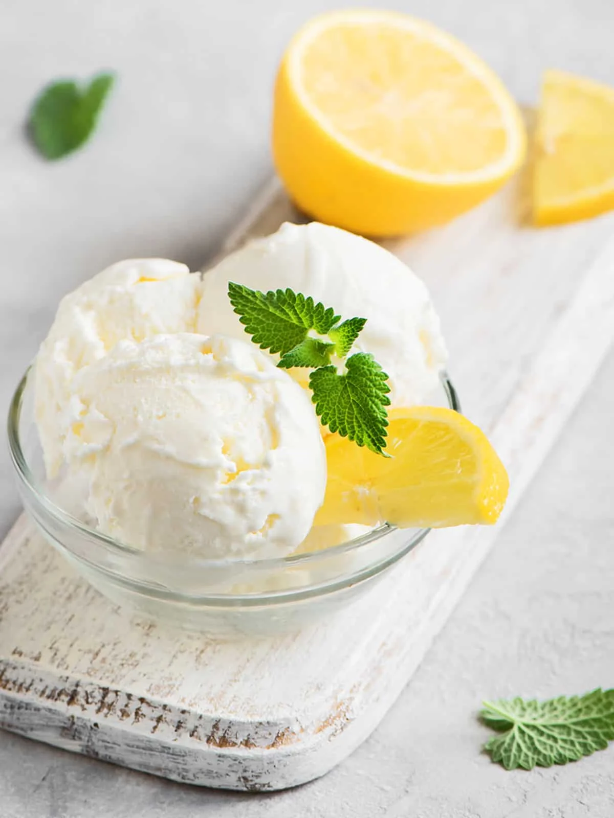 The Art of the Scoop: Why This No-Cook Lemon Ice Cream is Redefining Homemade Desserts
