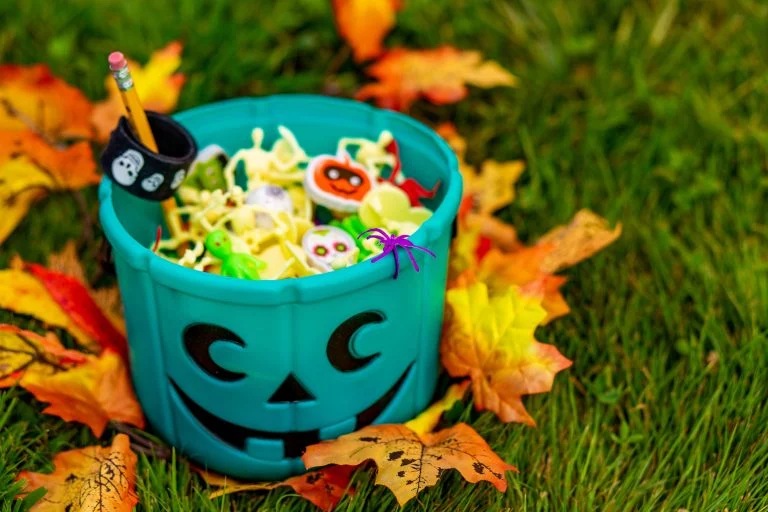 Making Halloween Inclusive: The Celiac Disease Foundation and FARE Expand the Teal Pumpkin Project