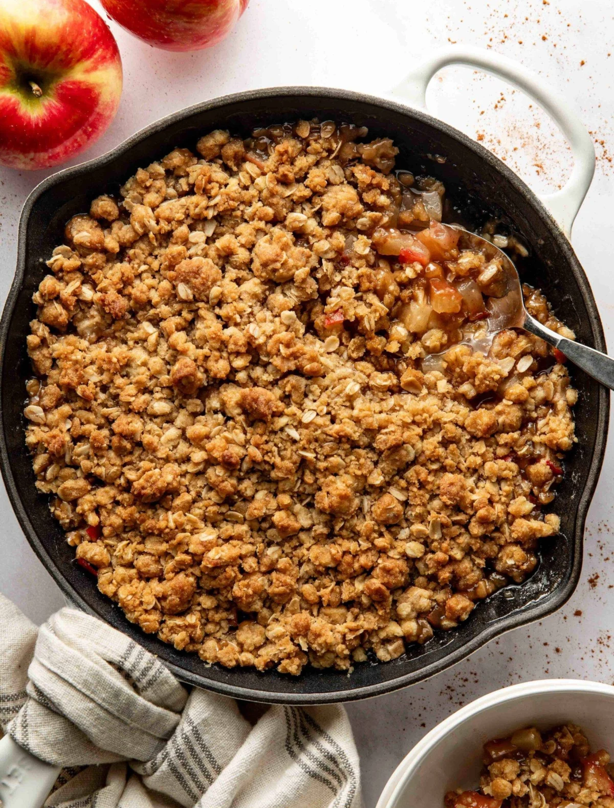 The Alchemy of Autumn: Why This Apple Crisp Has Become a Culinary Tradition