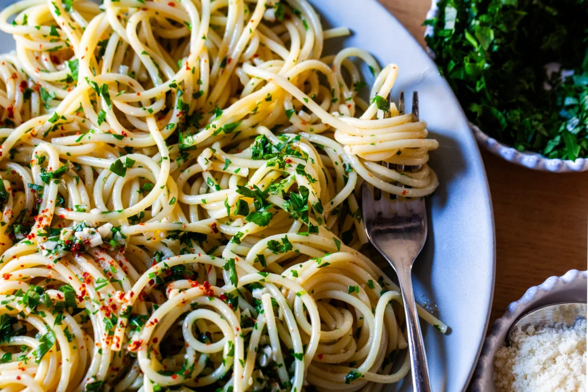 The Culinary Alchemy of Aglio e Olio: Why the Simplest Pasta is the Ultimate Kitchen Savior